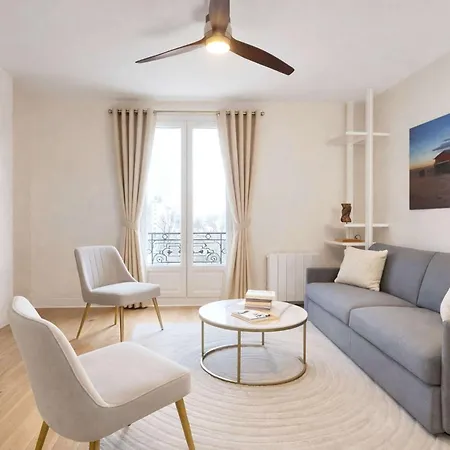 Modern Flat Near Bercy