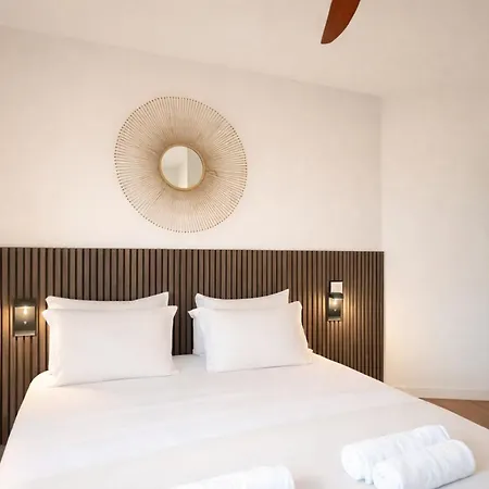 Modern Flat Near Bercy 아파트