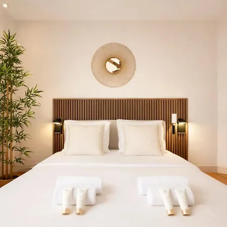 Modern Flat Near Bercy 아파트