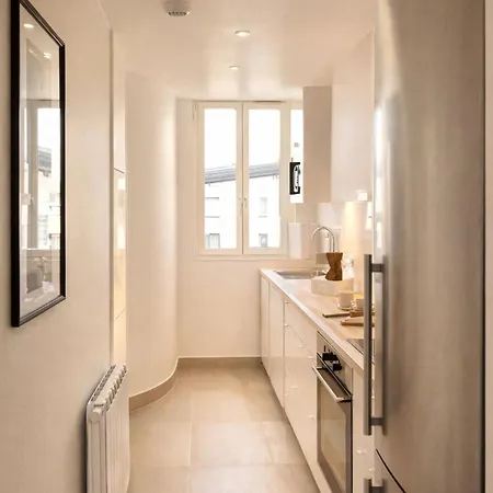 Modern Flat Near Bercy 파리