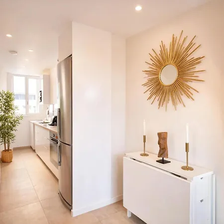 Modern Flat Near Bercy