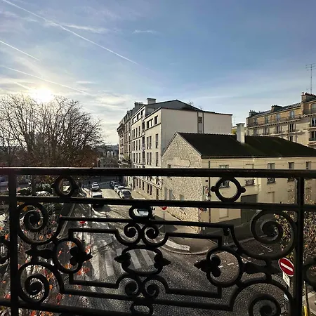 Modern Flat Near Bercy 아파트